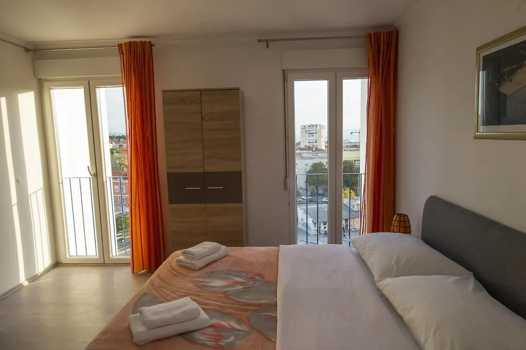 Apartmani Marin Split 0*,  Croatia